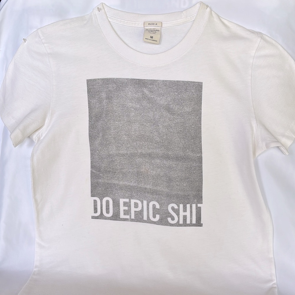 Gently Worn Abercrombie & Fitch Muscle White Graphic T-Shirt -Men’s Size Medium - Picture 2 of 9